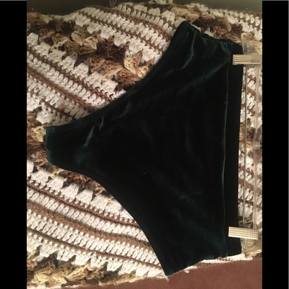 Two Piece Swimwear Set - Picture 2 of 3